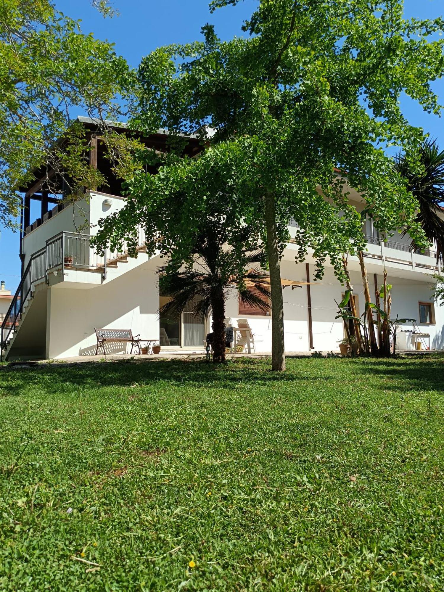 La Casa Del Noce Villa Ruffano Bagian luar foto